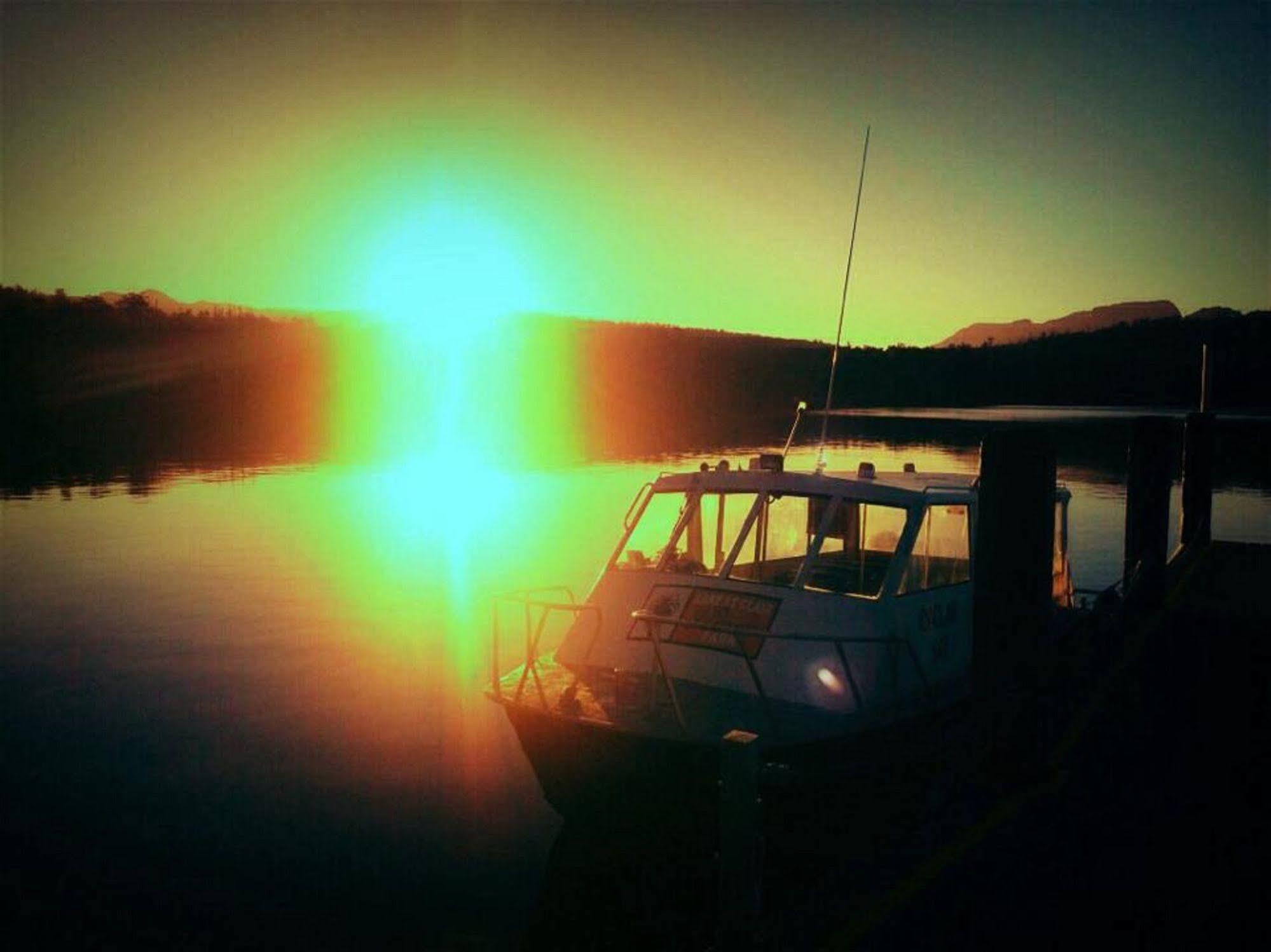 Lake St Clair Lodge Екстериор снимка