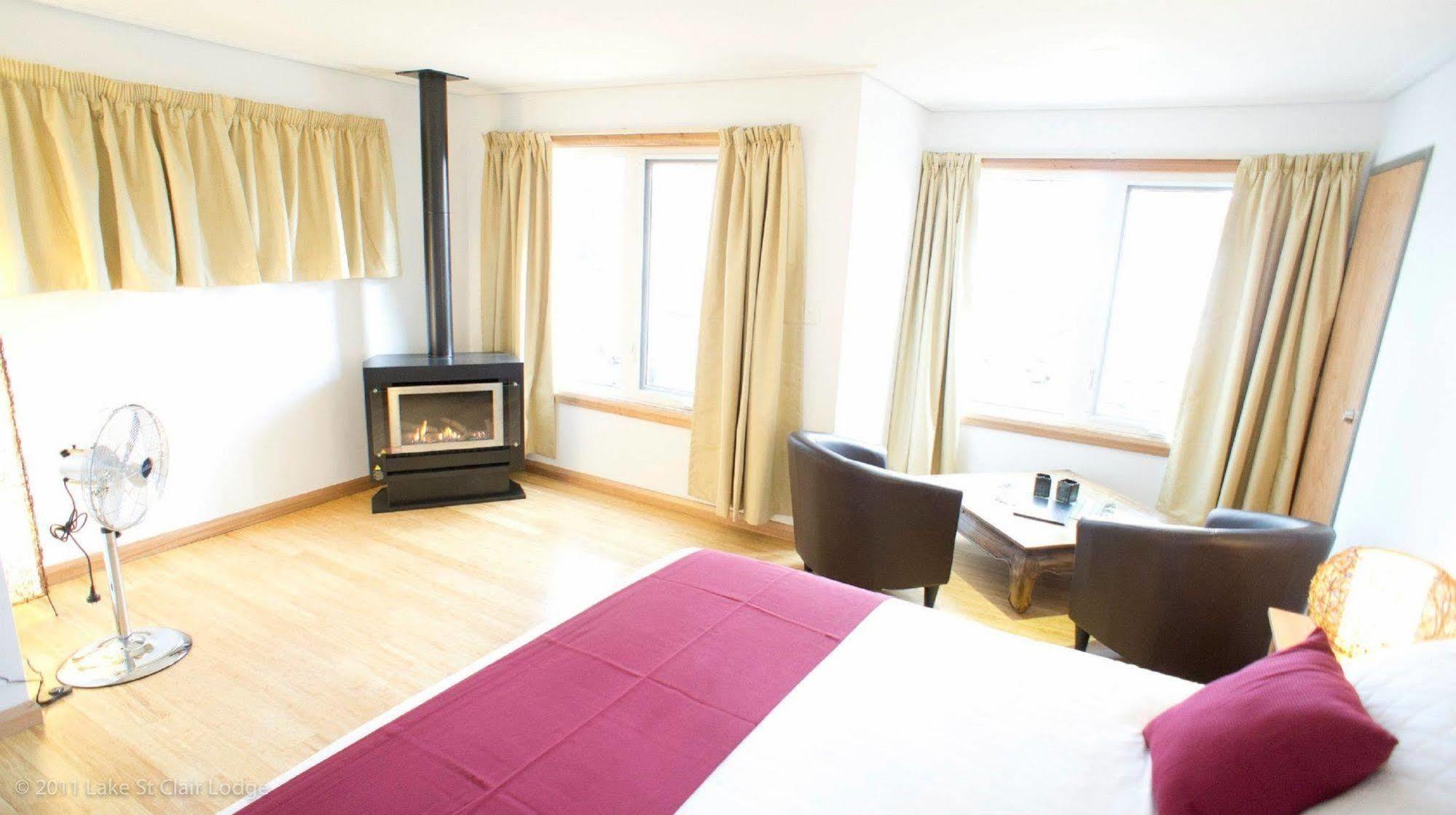 Lake St Clair Lodge Екстериор снимка